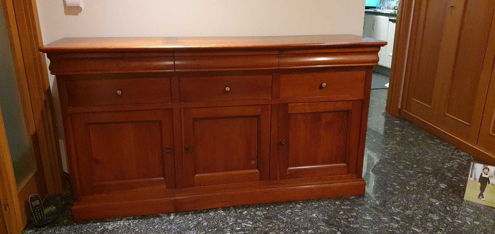 Aparadores em Nogueira