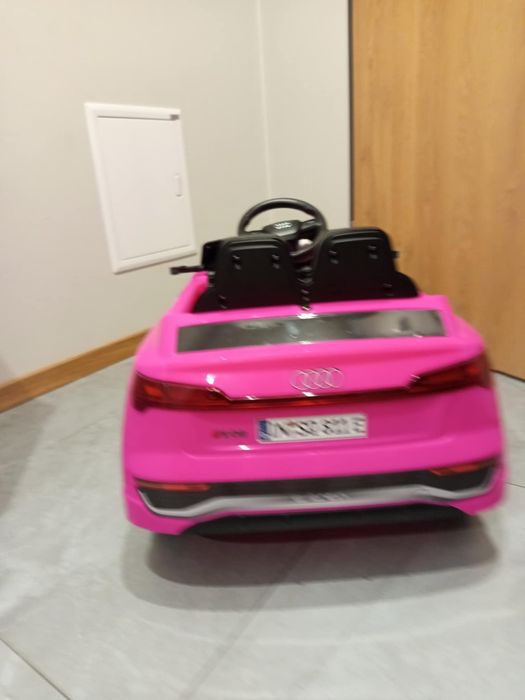 Auto  dla dziewczynki