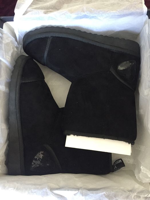 Botim love moschino nova