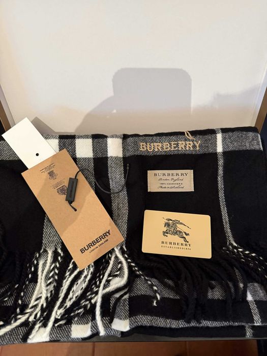 Cachecol Burberry Original Preto 100% Cashmere (Novo)