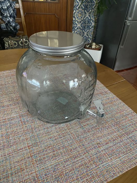 Barrica / boião  (beverage) com torneira para eventos