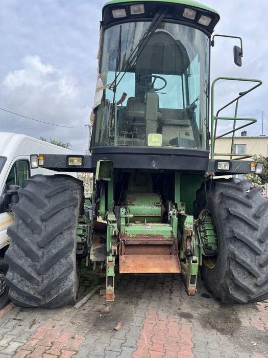 Kabina sieczkarni John Deere 6810/6910