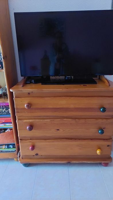 Cómoda madeira pinho mel