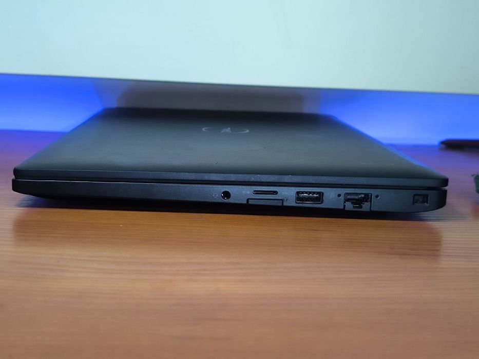 Dell Latitude 7490 Core i5 8250u (8-gen.) 1,6 GHz / 8 GB / 240 SSD / 1