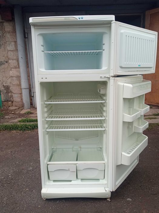 Холодильник STINOL 242Q.002 (не выключается компрессор)