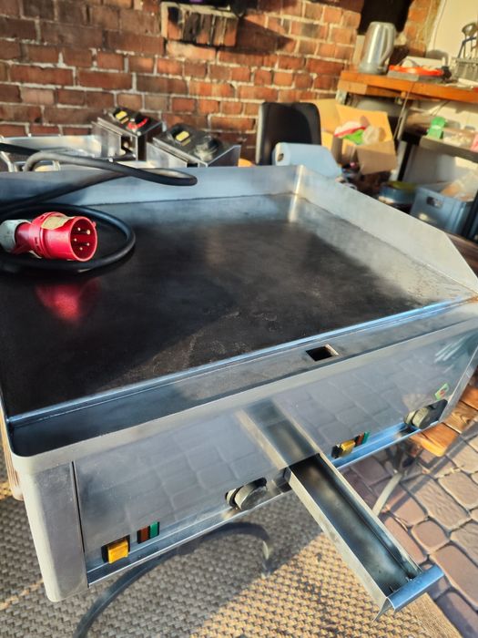 Grill gastronomiczny