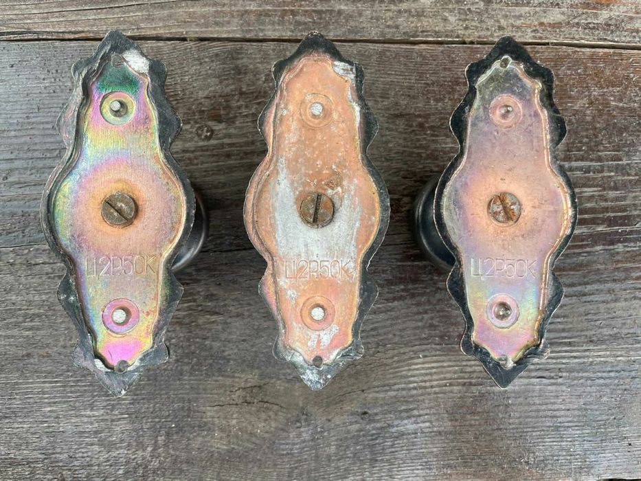 Вінтажні металеві дверні ручки