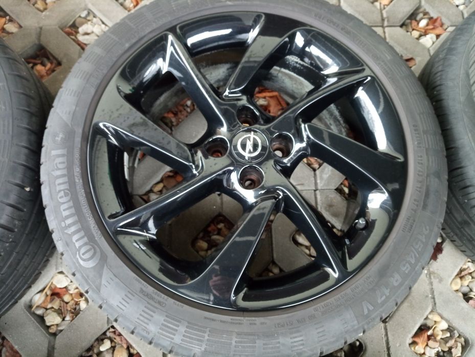 Opel Corsa Adam felgi z oponami 215/45/17 oryginał