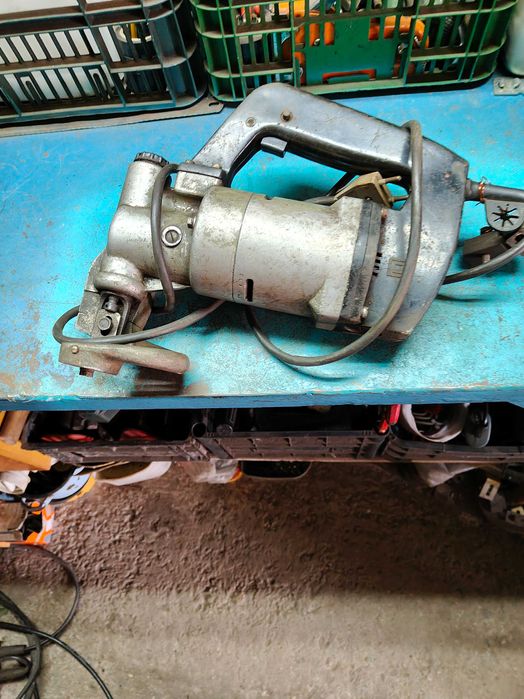 Sprzedam nożyce do blachy