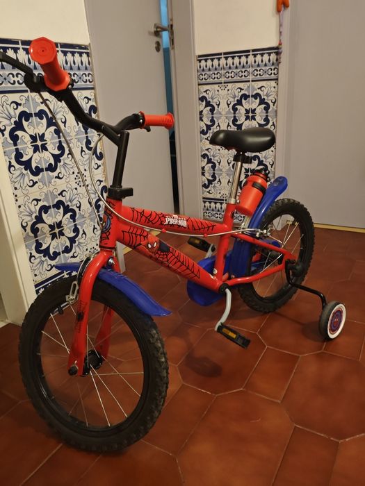 Bicicleta Infantil Homem-Aranha 16" com Rodinhas – Excelente Estado