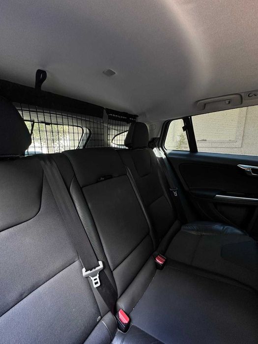 Volvo v60 r-design 5 cilindros d3