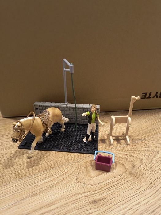 Zestaw Schleich myjnia dla konia