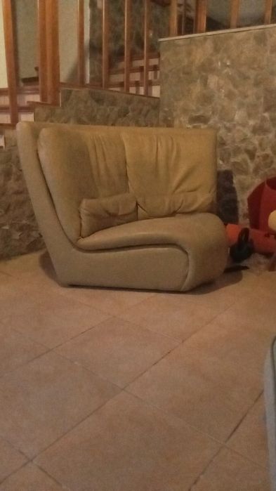 Sofá de pele verdadeira