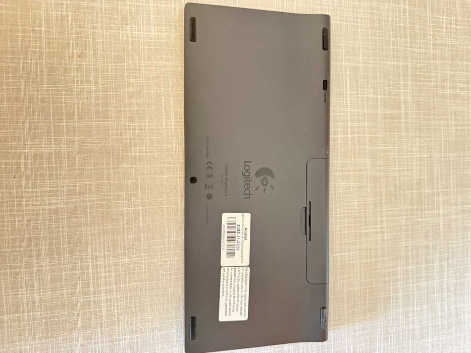 Teclado Bluetooth Logitech para iPad