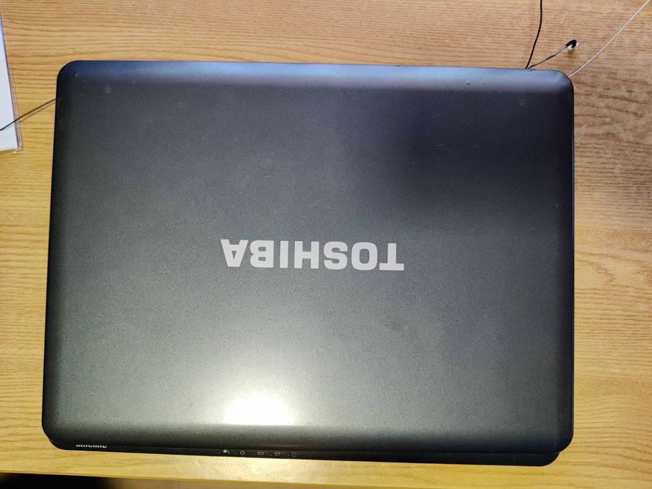 2 portateis/ carcaças Toshiba A300