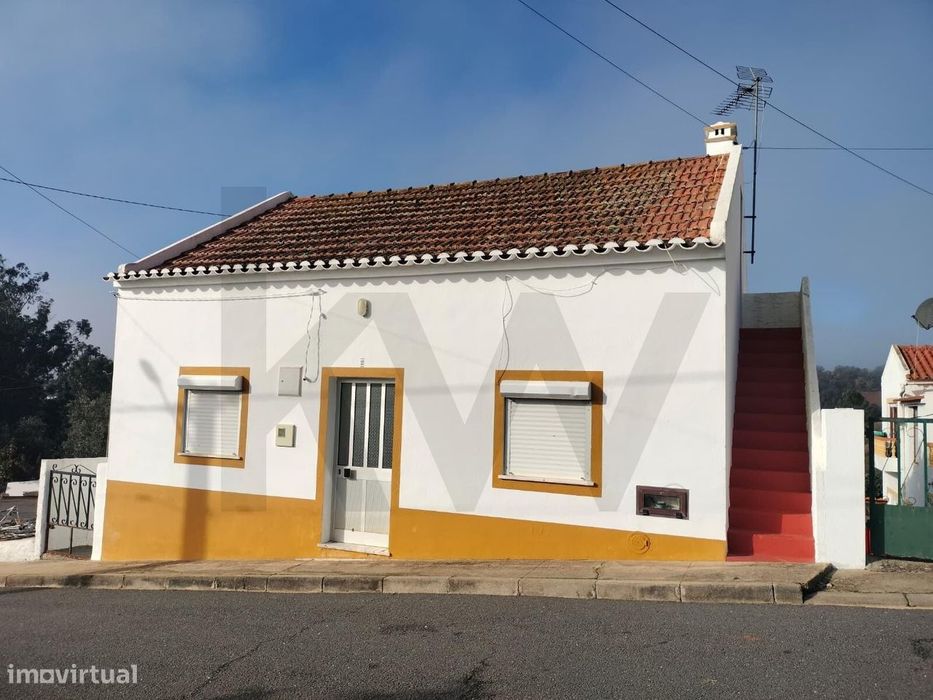 Moradia T2 com Quintal e Potencial de Expansão – Vale de Pegas, Odemir