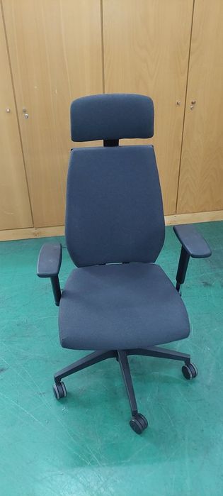 Cadeira costa alta com de cabeca