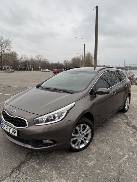 KIA Cee'd CRDi 2013