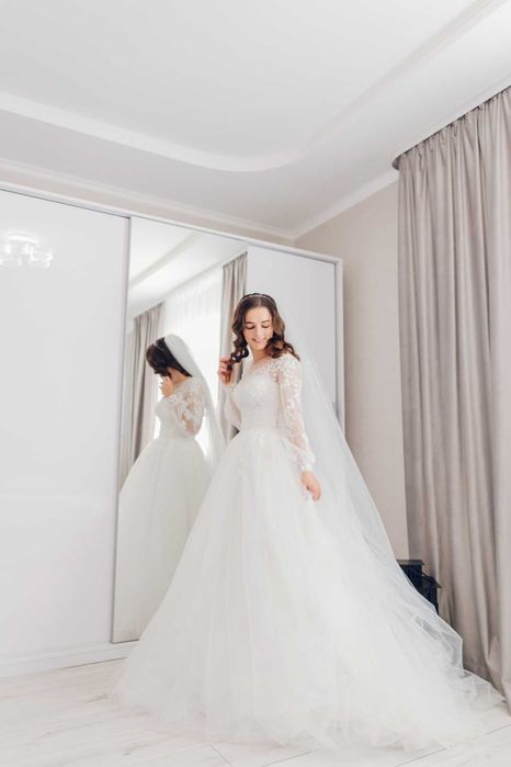 Весільна сукня з фатою стиль бохо весільне плаття