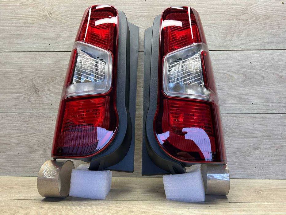 Ліхтар Fiat Doblo Citroen Berlingo Combo Partner Rifter Proace CITY