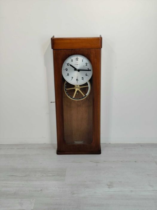 Antyczny Zegar Ścienny Wahadłowy Matka