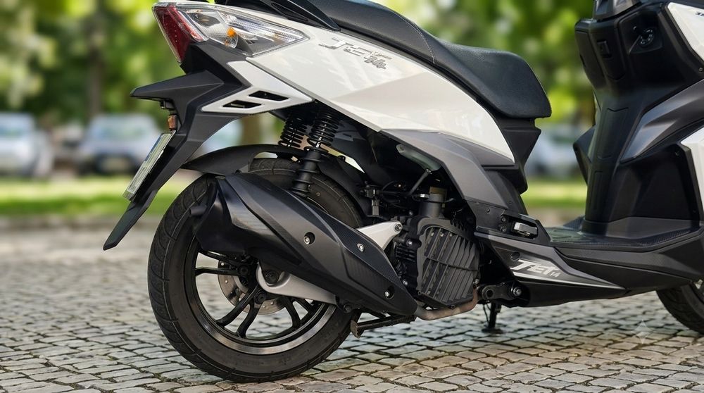 SYM jet14 125cc.-2023-Poucos km 3.950 Apenas