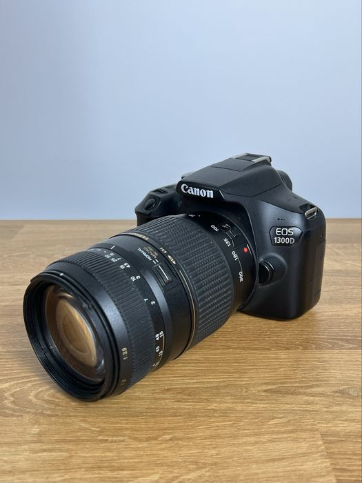 Canon 1300D+Tamron 70-300 Niski Przebieg Aparat Lustrzanka DSLR Zestaw