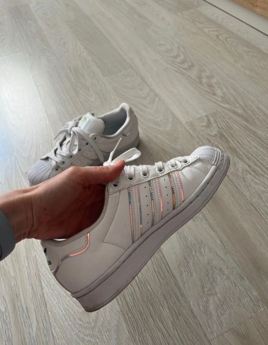 Adidas Superstar J białe r. 37 1/3