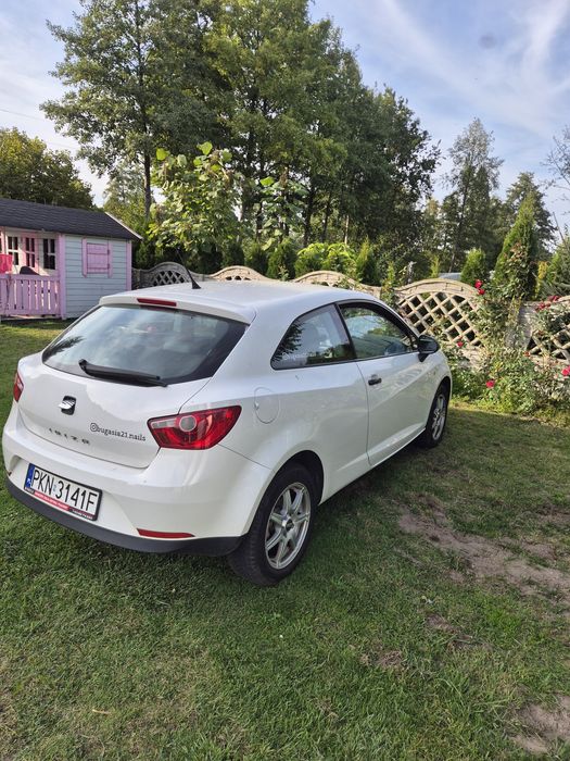 SEAT ibiza 2009.