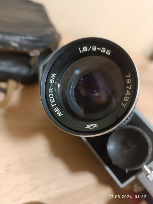 Кинокамера Кварц 2×8С•3 камера плёночная Зенит объектив Мир -1