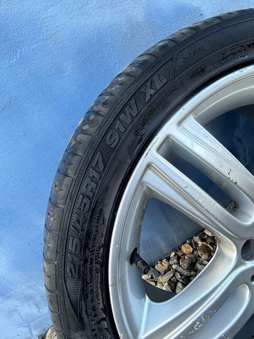 Opony z felgami 245/45 R17