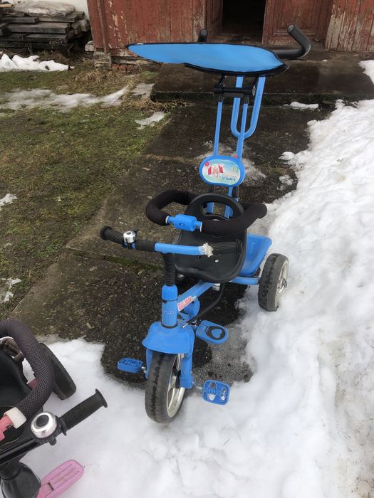 Дитячий велосипед з батьківською ручкою.