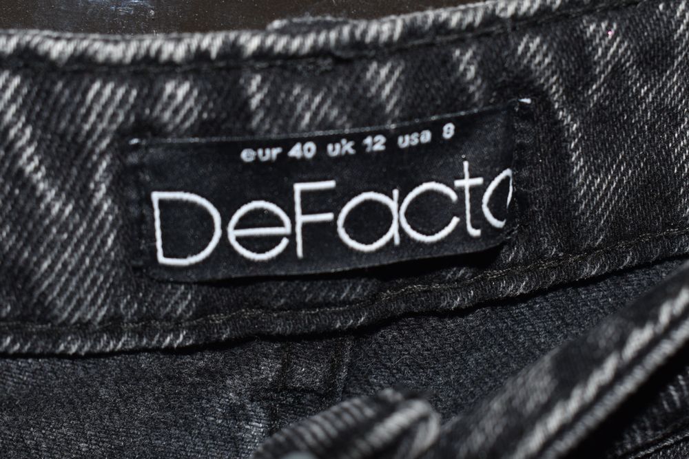 Чорні джинси DeFacto