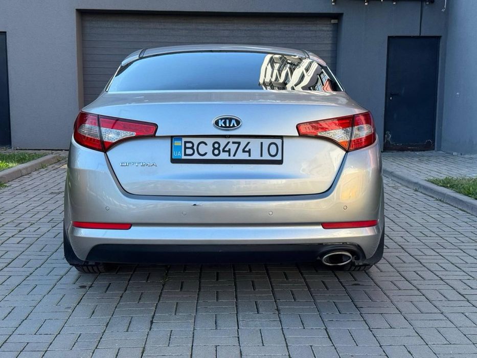 Автомобіль KIA Optima