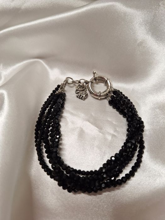 Bransoletka z czarnych kamieni