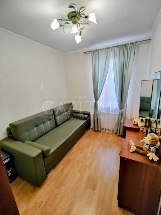Продажа дома, Гатное, генератор , газ, 15-20 мин пешком м. Теремки