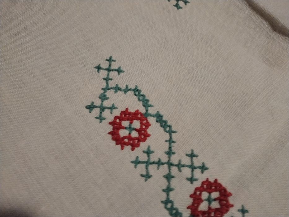 Obrus i bieżnik z czasów PRL-u