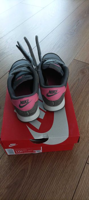 Nike dziewczęce 27.5