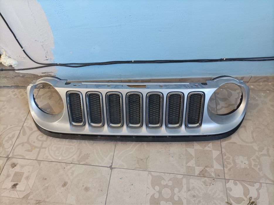 Jeep Renegade 2012-2020 Решетка радиатора