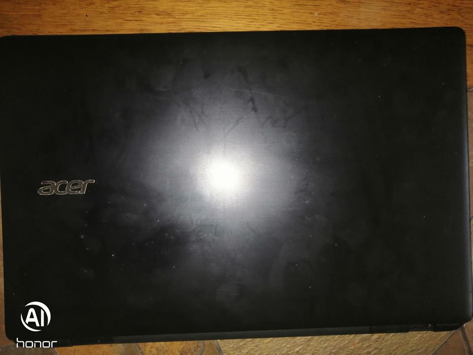 Laptop Acer Aspire E5 571