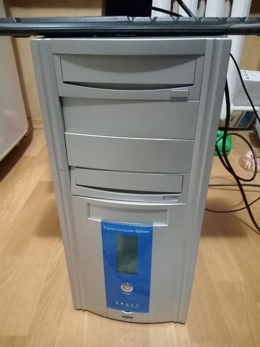 Компьютер с монитором