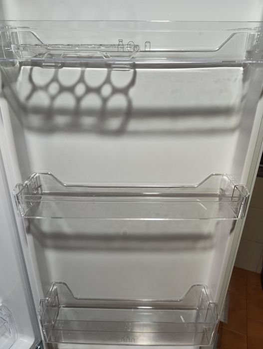 Frigorífico Combinado KUNFT (180 cm - 262 L - Branco) - Como Nova