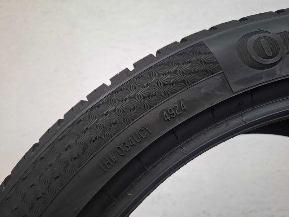 2x 235/45R20 Continental AllSeasonContact 2 EV  2x 6,8mm 24r,
