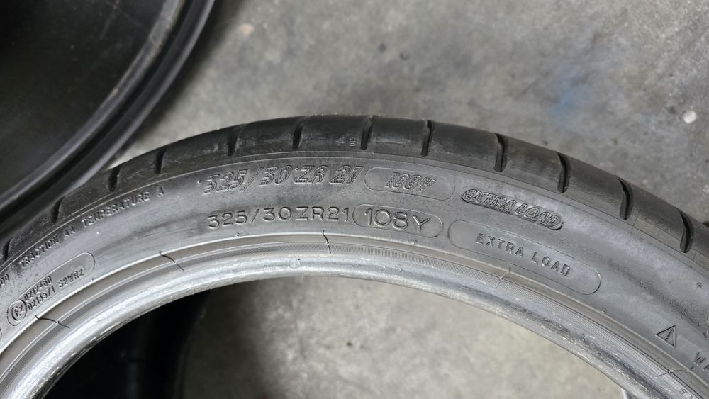 Opony Michelin Pilot Super Sport 325/30/21 BMW