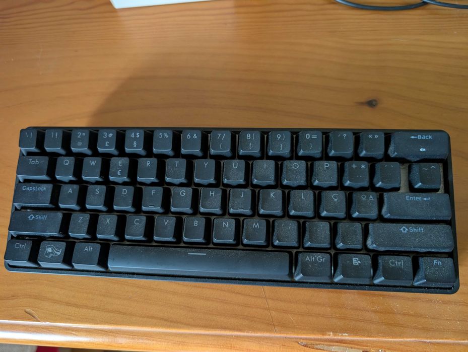 Vendo teclado Dierya 60% com teclado pt-pt usado