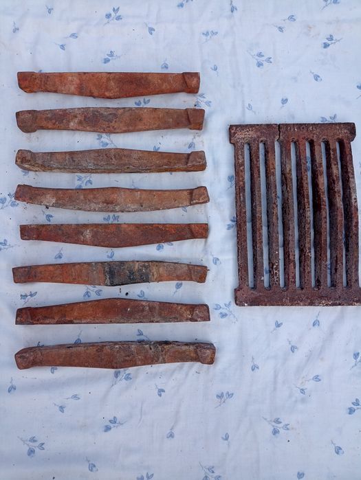 Колосніки ,та кришка -заслінка.