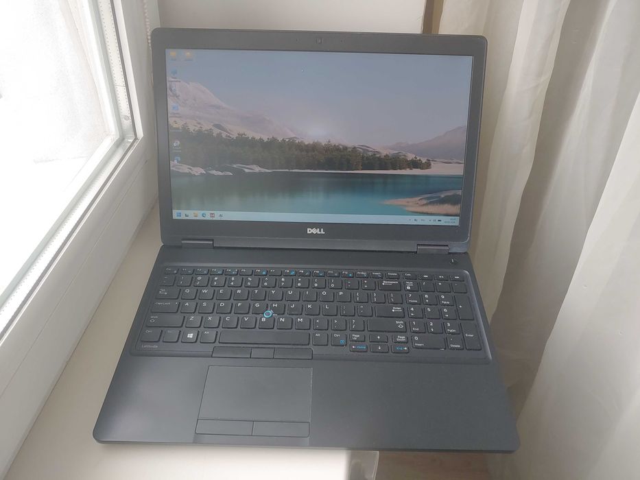Dell Latitude 5580 15.6" i5-7300u 3.2GHz 8GB ssd 256GB FHD+IPS