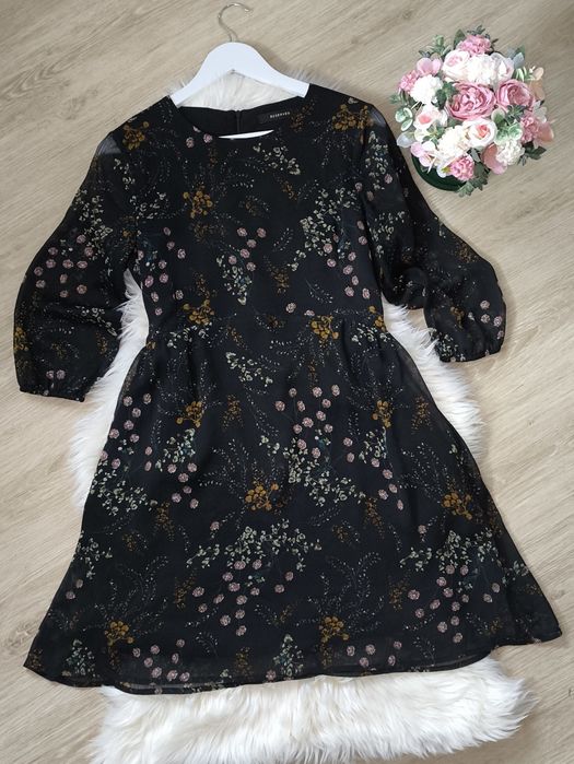 Reserved czarna sukienka floral print kwiaty elegancka jak nowa M