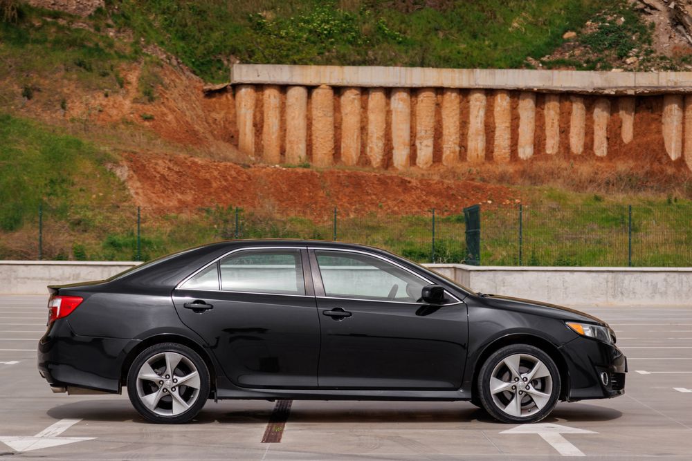 Toyota Camry 2014 г. - Прокат | Аренда авто / 2,5л. / бензин / автомат