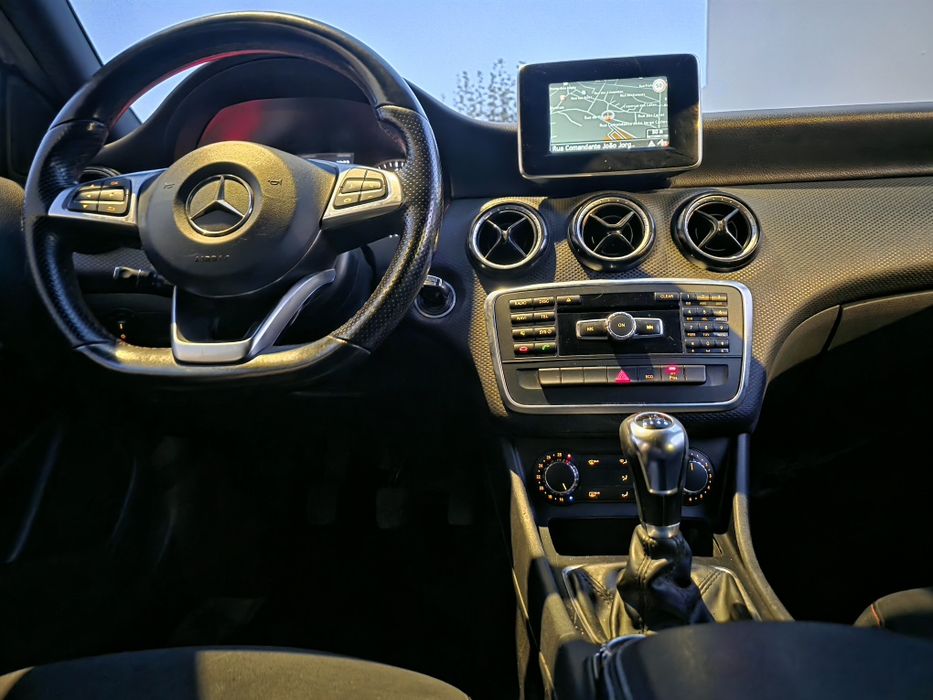 Mercedes-Benz A180 amg pack nigth  Aceito Retoma